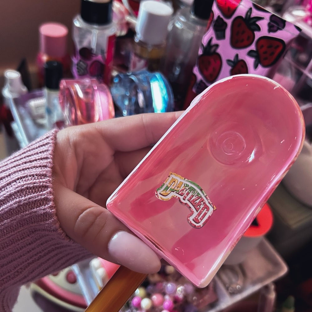 Pink Popsicle-Shaped stoner decor 💖